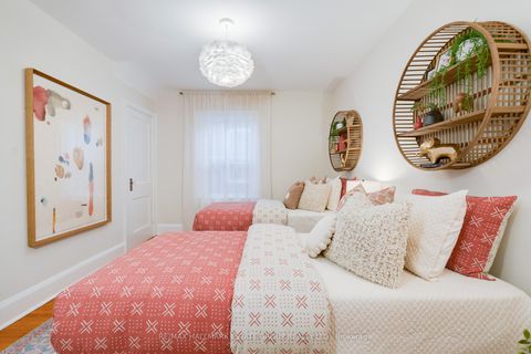 Photo 18 at 61 Springdale Boulevard, East York, Toronto