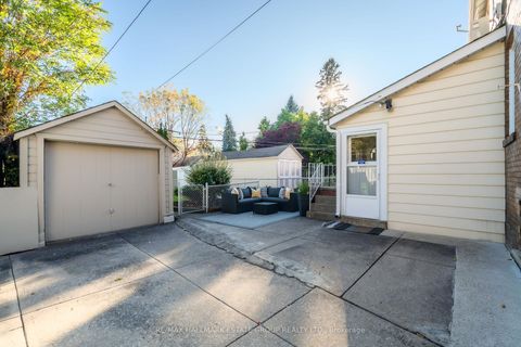 Photo 36 at 61 Springdale Boulevard, East York, Toronto