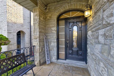 Photo 1 at 530 Vellore Woods Boulevard, Vellore Village, Vaughan