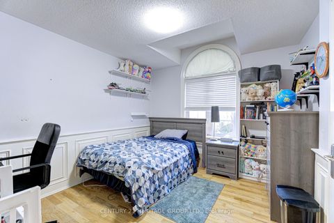 Photo 13 at 530 Vellore Woods Boulevard, Vellore Village, Vaughan