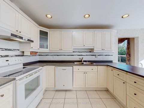 Photo 17 at 25 Mill Arbour Lane, Brownridge, Vaughan