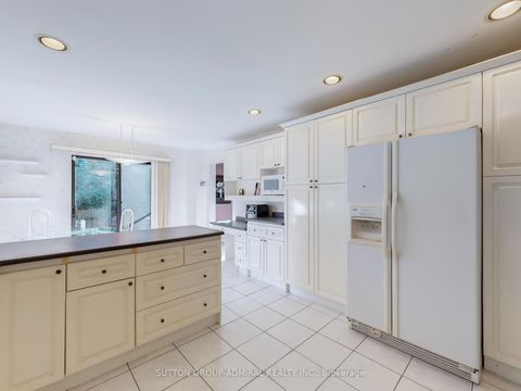 Photo 19 at 25 Mill Arbour Lane, Brownridge, Vaughan