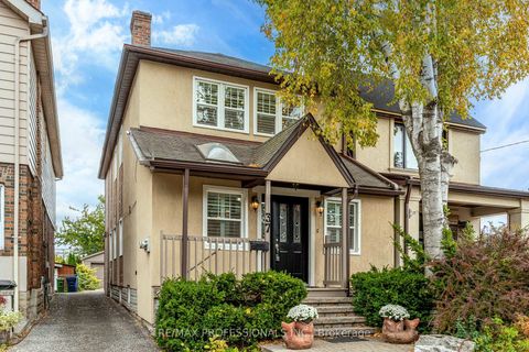 Photo 0 at 37 Lavinia Avenue, Swansea, Toronto