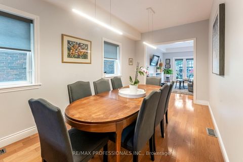 Photo 8 at 37 Lavinia Avenue, Swansea, Toronto