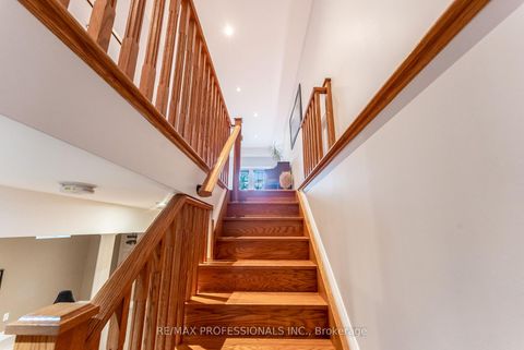 Photo 17 at 37 Lavinia Avenue, Swansea, Toronto