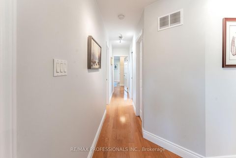 Photo 20 at 37 Lavinia Avenue, Swansea, Toronto