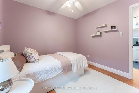 Photo 21 at 37 Lavinia Avenue, Swansea, Toronto