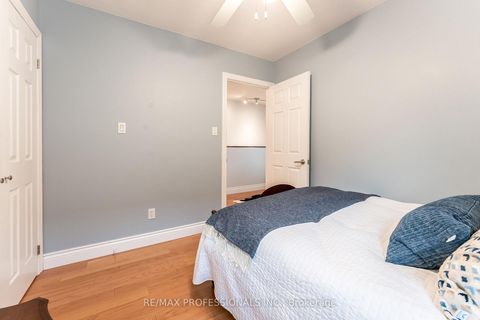 Photo 24 at 37 Lavinia Avenue, Swansea, Toronto