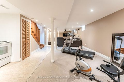 Photo 32 at 37 Lavinia Avenue, Swansea, Toronto