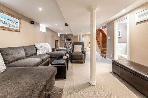 Photo 34 at 37 Lavinia Avenue, Swansea, Toronto