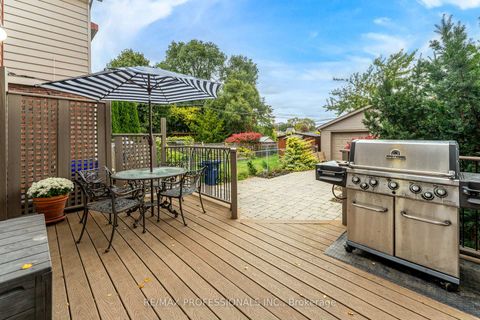 Photo 42 at 37 Lavinia Avenue, Swansea, Toronto