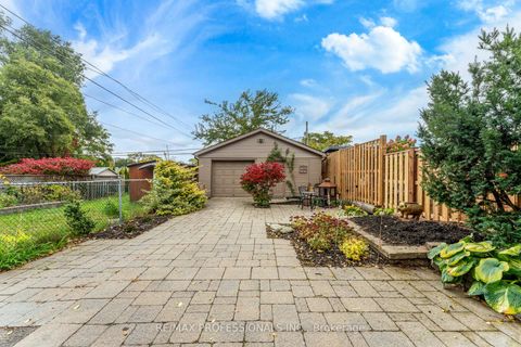 Photo 43 at 37 Lavinia Avenue, Swansea, Toronto