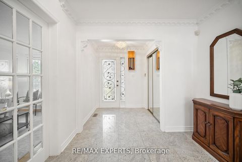 Photo 4 at 118 Chancellor Drive, East Woodbridge, Vaughan