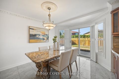 Photo 10 at 118 Chancellor Drive, East Woodbridge, Vaughan