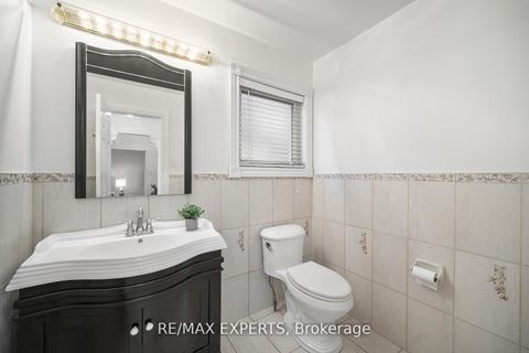 Photo 18 at 118 Chancellor Drive, East Woodbridge, Vaughan