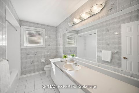 Photo 24 at 118 Chancellor Drive, East Woodbridge, Vaughan