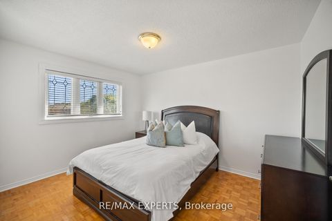 Photo 26 at 118 Chancellor Drive, East Woodbridge, Vaughan