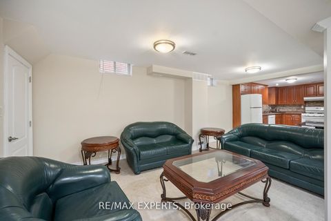 Photo 28 at 118 Chancellor Drive, East Woodbridge, Vaughan