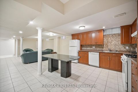 Photo 32 at 118 Chancellor Drive, East Woodbridge, Vaughan