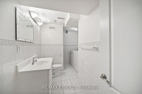 Photo 35 at 118 Chancellor Drive, East Woodbridge, Vaughan