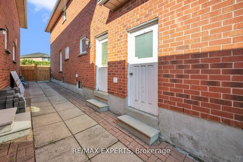 Photo 36 at 118 Chancellor Drive, East Woodbridge, Vaughan