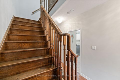 Photo 3 at 30 Zachary Place, Vellore Village, Vaughan