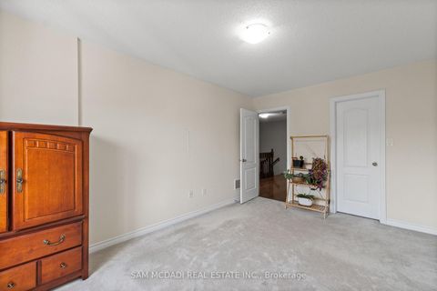 Photo 7 at 30 Zachary Place, Vellore Village, Vaughan