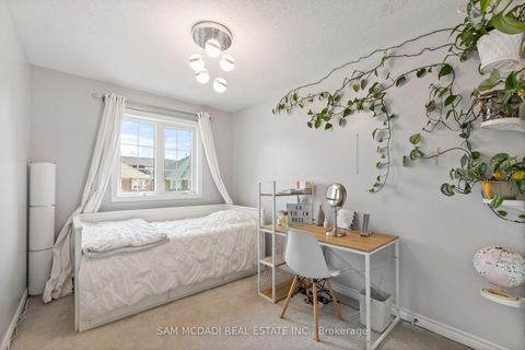 Photo 9 at 30 Zachary Place, Vellore Village, Vaughan