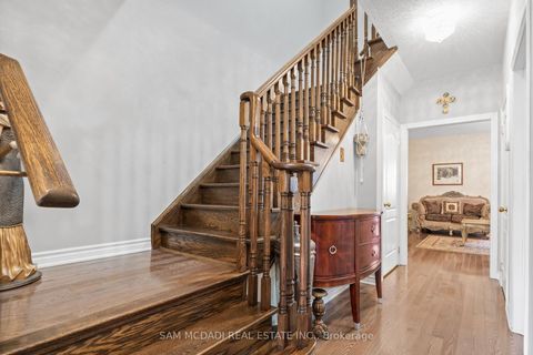 Photo 16 at 30 Zachary Place, Vellore Village, Vaughan