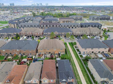 Photo 35 at 30 Zachary Place, Vellore Village, Vaughan