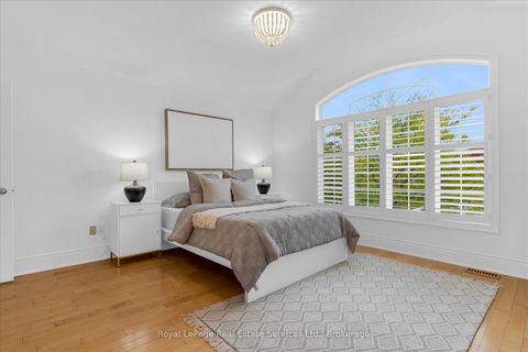 Photo 31 at 3340 Mistwell Crescent, BR Bronte, Oakville