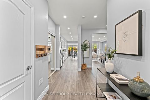 Photo 3 at 125 Mistywood Crescent, Patterson, Vaughan