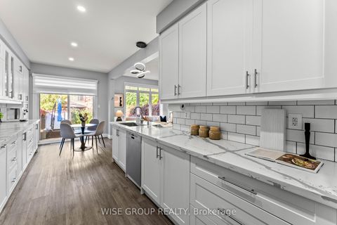 Photo 7 at 125 Mistywood Crescent, Patterson, Vaughan