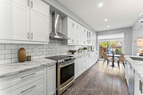 Photo 8 at 125 Mistywood Crescent, Patterson, Vaughan