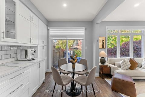 Photo 16 at 125 Mistywood Crescent, Patterson, Vaughan