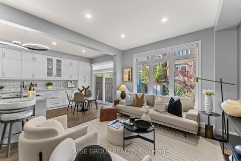 Photo 23 at 125 Mistywood Crescent, Patterson, Vaughan