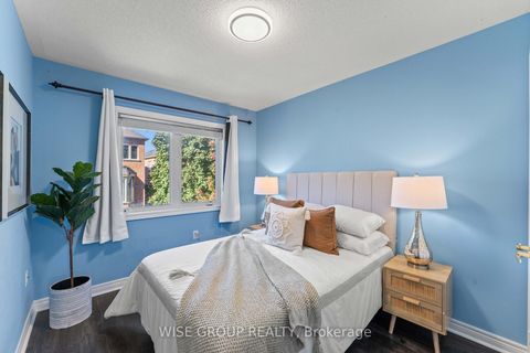 Photo 40 at 125 Mistywood Crescent, Patterson, Vaughan