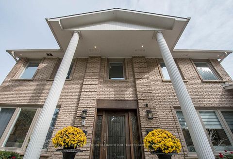 Photo 1 at 5 Bamboo Grove, Don Mills, Toronto