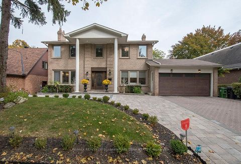 Photo 2 at 5 Bamboo Grove, Don Mills, Toronto