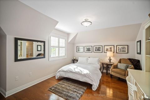 Photo 29 at 4 Reigate Road, Humber Valley, Toronto