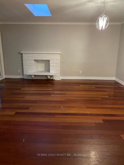 Photo 7 at 1033 Sixth Line, CP College Park, Oakville