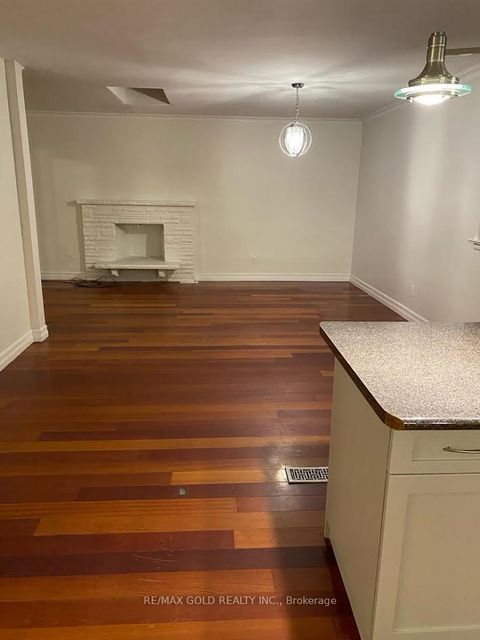 Photo 8 at 1033 Sixth Line, CP College Park, Oakville