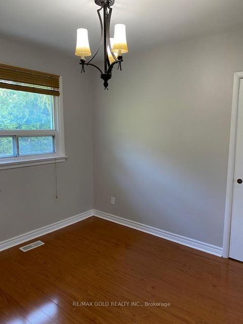 Photo 11 at 1033 Sixth Line, CP College Park, Oakville