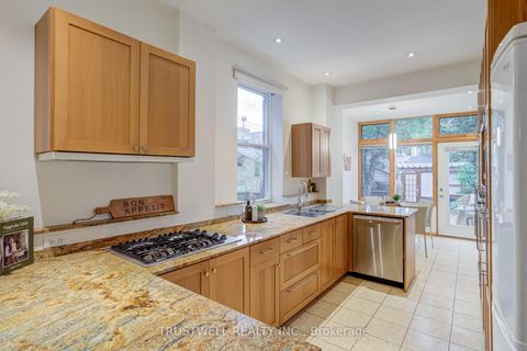 Photo 9 at 71 Shaw Street, Niagara, Toronto