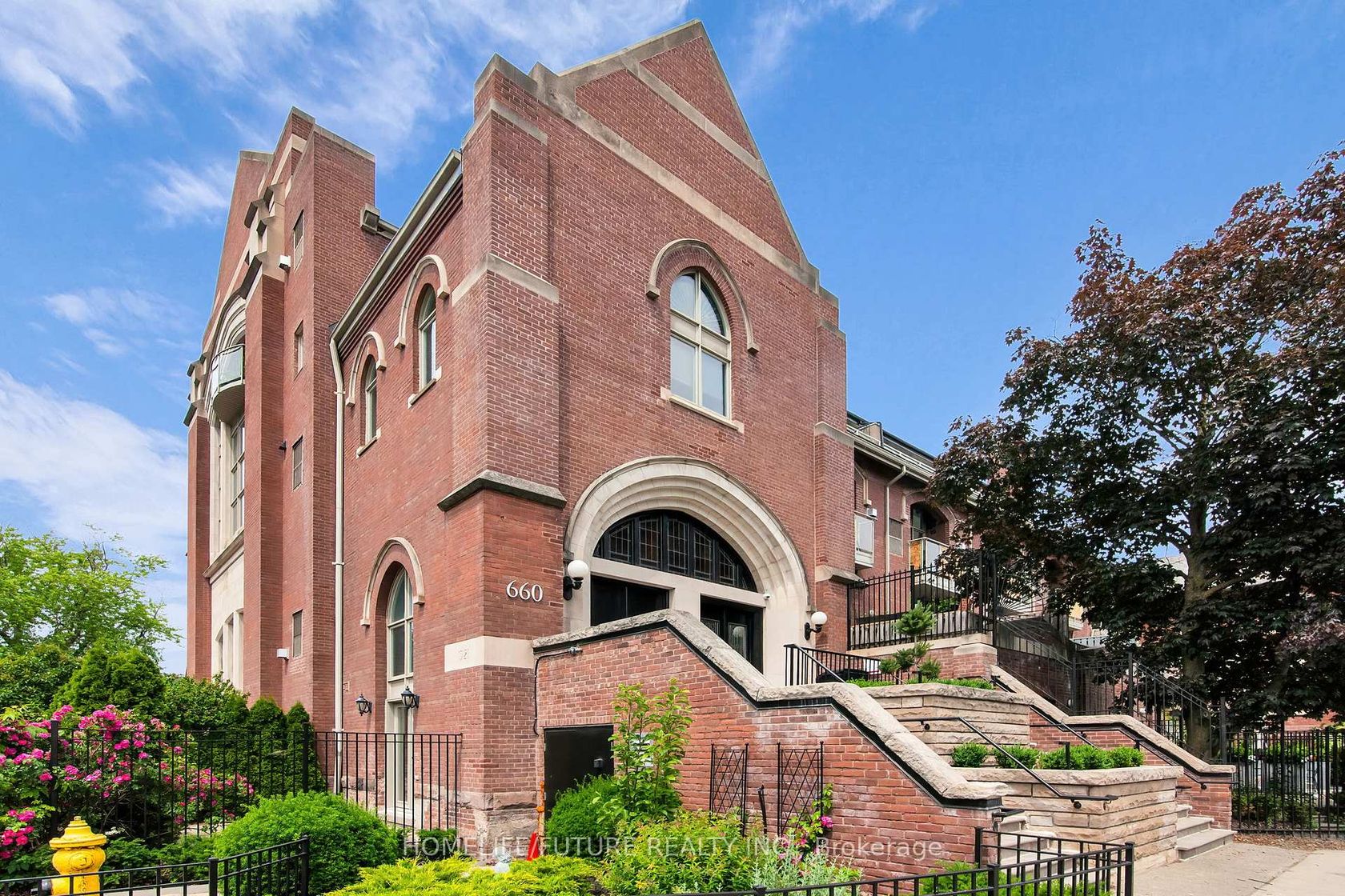 102 - 660 Pape Avenue, North Riverdale, Toronto photo number 2