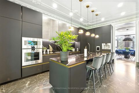 Photo 8 at 10 Hillavon Drive, Rosethorn, Toronto