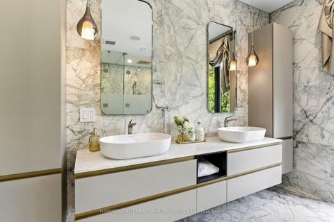 Photo 18 at 10 Hillavon Drive, Rosethorn, Toronto