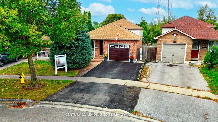 Photo 1 at 385 Compton Crescent, Centennial, Oshawa