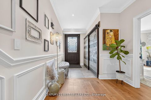 Photo 2 at 28 Wingrove Hill, City Centre West, Toronto Photo 2 at 28 Wingrove Hill, City Centre West, Toronto