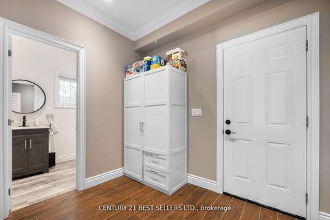 Photo 18 at 28 Wingrove Hill, City Centre West, Toronto